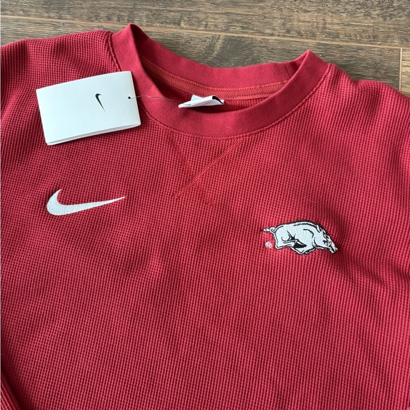 New Nike Arkansas Razorbacks Large Thermal Long-sleeved shirt NWT - Picture 2 of 5